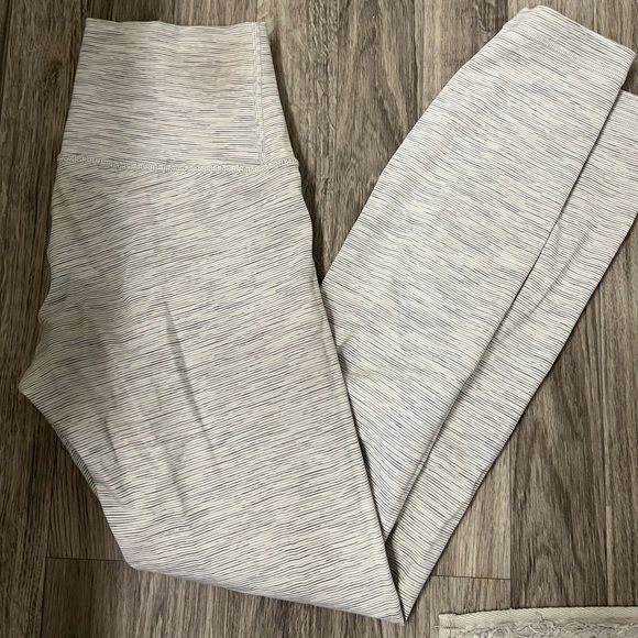 Lululemon Wunder Under Leggings size 4 great condition - Picture 1 of 5